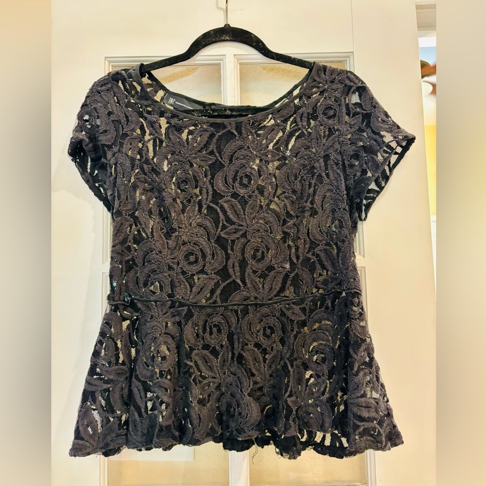 Women’s dressy lace blouse, sheer, size Medium